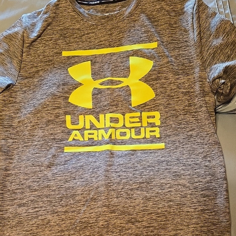 Under Armour Gray and Yellow Short Sleeve Swim Tee